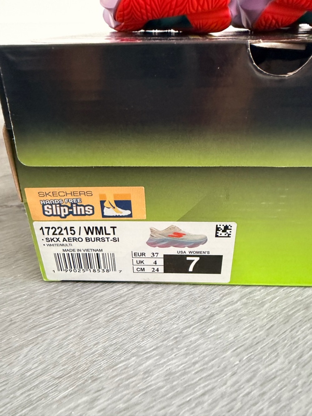 NWT! Skechers Women’s Slip On Aero Burst - Picture 10 of 10